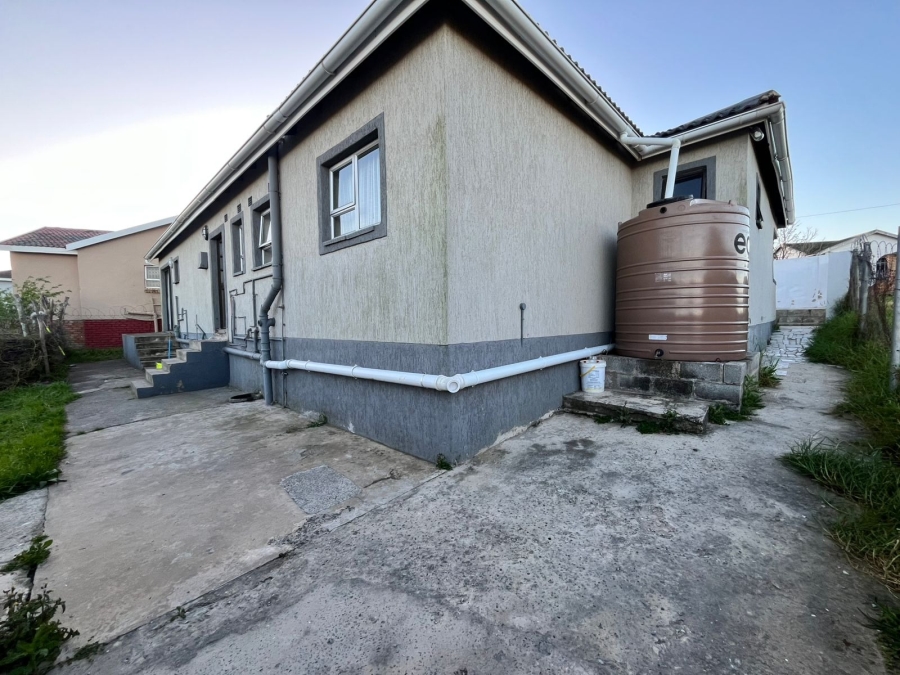 5 Bedroom Property for Sale in Mdantsane Eastern Cape